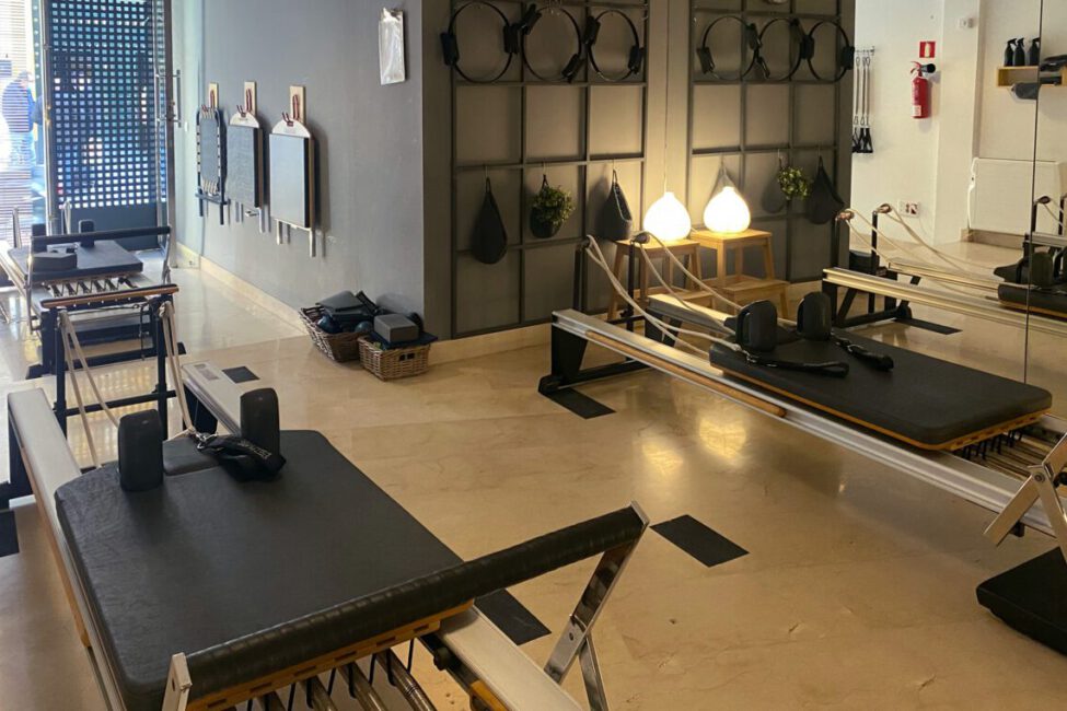El Pilates terapéutico Sevilla ha emergido como una de las alternativas más valoradas para quienes buscan mejorar su bienestar integral a través de una técnica que combina ejercicio, rehabilitación y prevención.